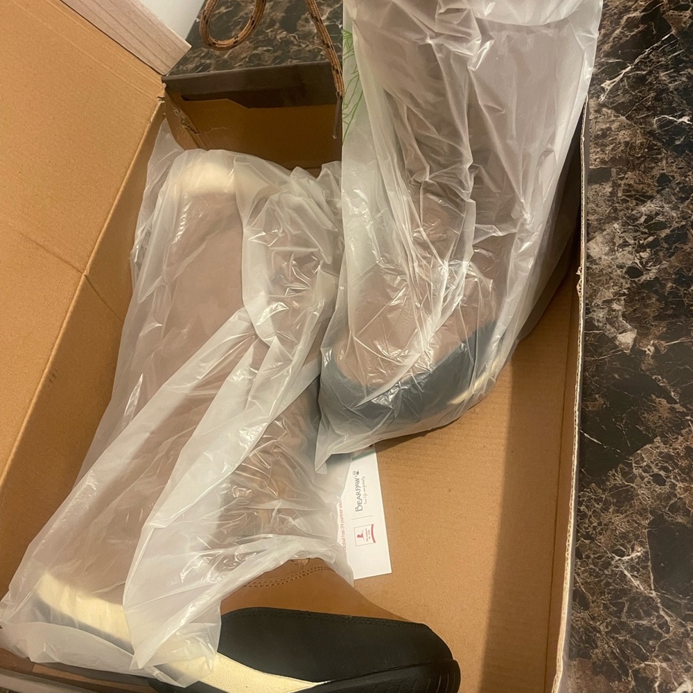 BearPaw Classic Tan Boots